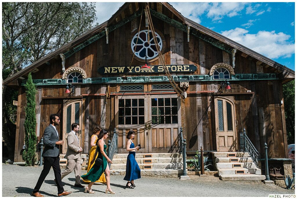 triple s ranch wedding, documentary wedding photographer, guests, vintage building