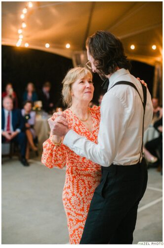 groom and mother first dance